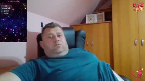 Snapshot of freeboy80180 chatting on March 1, 6:43 pm freeboy80180 online show from March 1, 6:43 pm