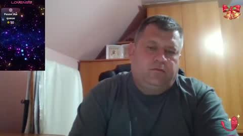 Snapshot of freeboy80180 chatting on March 7, 6:43 pm freeboy80180 online show from March 7, 6:43 pm