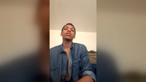 Snapshot of freemonisaiah chatting on June 24, 4:00 am freemonisaiah online show from June 24, 4:00 am