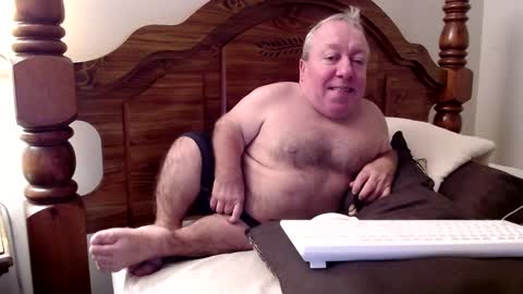 Snapshot of freemysoul4748 chatting on October 2, 3:35 am Cute Lil Man online show from October 2, 3:35 am