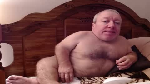 Snapshot of freemysoul4748 chatting on October 25, 7:49 am Cute Lil Man online show from October 25, 7:49 am