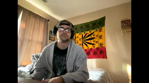 Snapshot of freezeskiii chatting on October 31, 2:51 pm freezeskiii online show from October 31, 2:51 pm