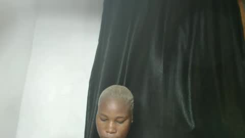 frekkymorelle online show from February 17, 7:04 am