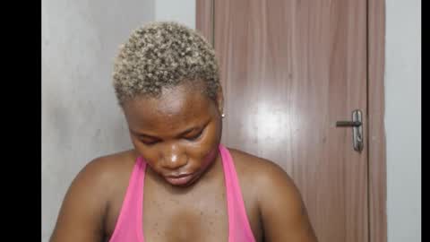 frekkymorelle online show from October 7, 5:04 am