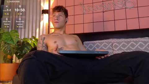 Xavier online show from October 12, 1:04 am