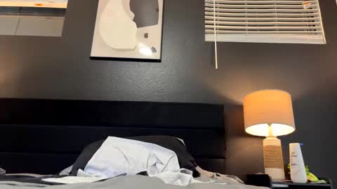 frenchcouple739 online show from December 3, 11:44 am