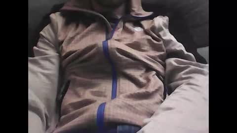 Snapshot of frencheeboy chatting on February 21, 6:37 pm frencheeboy online show from February 21, 6:37 pm