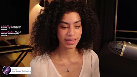 Snapshot of fresatanica chatting on February 8, 10:07 am Vale online show from February 8, 10:07 am