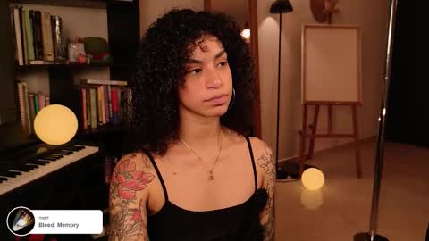 Snapshot of fresatanica chatting on November 27, 2:02 am Vale online show from November 27, 2:02 am