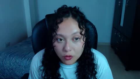 Snapshot of freud_x_louise1 chatting on October 20, 3:07 am Louise online show from October 20, 3:07 am