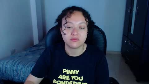 Snapshot of freud_x_louise1 chatting on November 20, 12:05 pm Louise online show from November 20, 12:05 pm