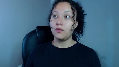 Snapshot of freud_x_louise1 chatting on December 17, 12:22 pm Louise online show from December 17, 12:22 pm