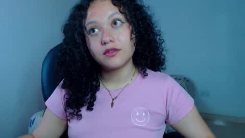 Snapshot of freud_x_louise1 chatting on December 18, 5:13 am Louise online show from December 18, 5:13 am