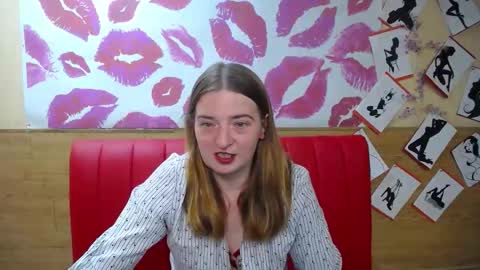 Snapshot of freyadak chatting on September 8, 5:34 pm FreyaDak online show from September 8, 5:34 pm