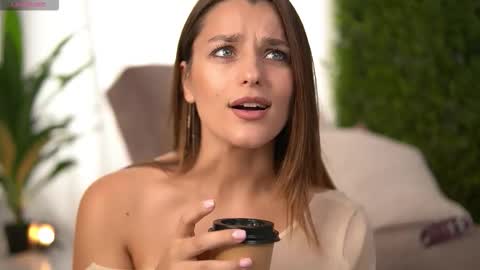 freyaheart online show from October 7, 6:43 am