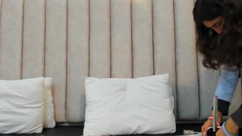 FREYA online show from February 13, 7:10 pm