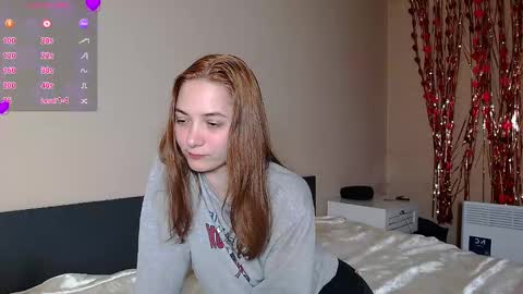 FreyaOliver online show from March 30, 9:05 pm