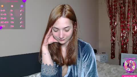 FreyaOliver online show from April 6, 8:54 pm
