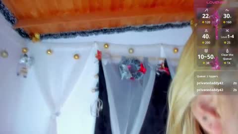 Snapshot of freydis18 chatting on March 1, 1:51 am aura online show from March 1, 1:51 am