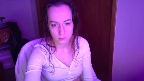 FreyaTheGemini online show from December 19, 9:07 am