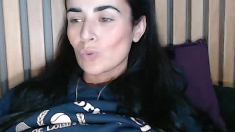 Snapshot of frida__x chatting on December 3, 5:42 am Frida online show from December 3, 5:42 am
