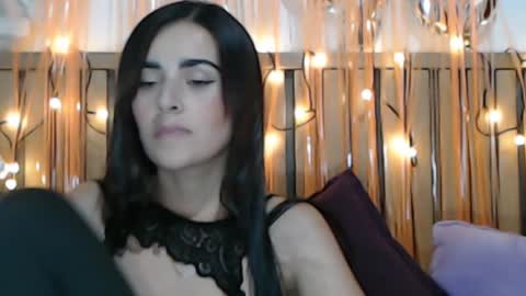 Snapshot of frida__x chatting on December 17, 10:22 pm Frida online show from December 17, 10:22 pm