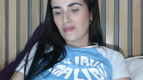 Snapshot of frida__x chatting on December 27, 5:05 pm Frida online show from December 27, 5:05 pm