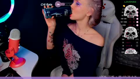 Frida A boost to fortune for the one who gives a thumbs up and a bonus lucky for those who support me by joining the fanclub online show from December 24, 2:10 am