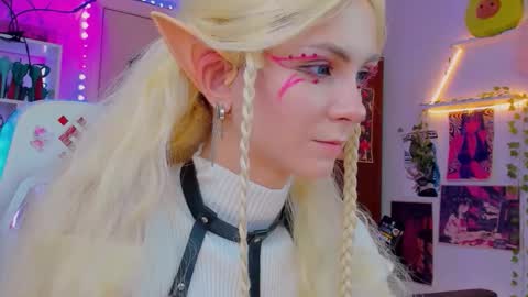 Frida A boost to fortune for the one who gives a thumbs up and a bonus lucky for those who support me by joining the fanclub online show from November 7, 1:55 pm