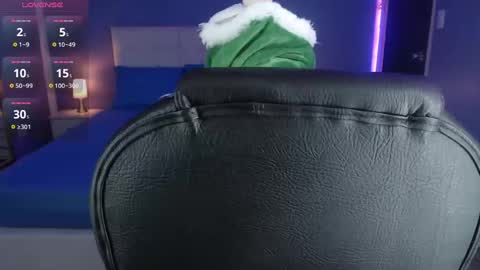 frida_lassi_ online show from December 6, 12:45 am