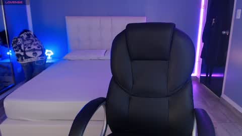 frida_lassi_ online show from January 23, 11:58 am