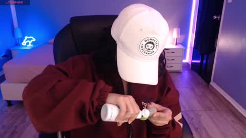 frida_lassi_ online show from January 27, 12:05 pm
