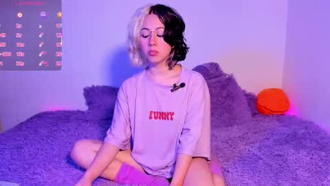 frida_lassi_ online show from September 21, 9:05 pm