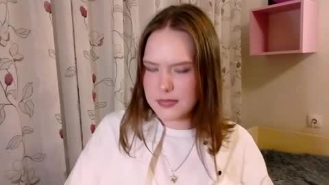 Polly online show from April 11, 6:01 pm