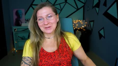 Frida Tander online show from December 17, 5:07 am