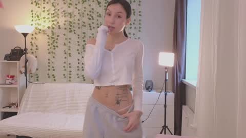 Lina online show from December 10, 8:40 am