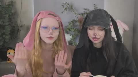 friend_zone_ online show from April 7, 1:11 pm