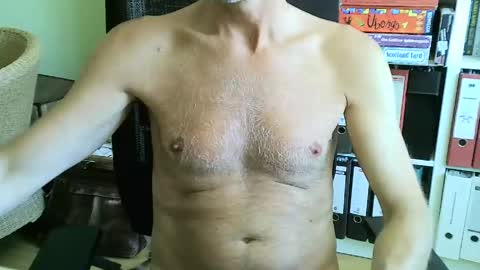 Snapshot of frisco69 chatting on May 29, 11:08 am frisco69 online show from May 29, 11:08 am