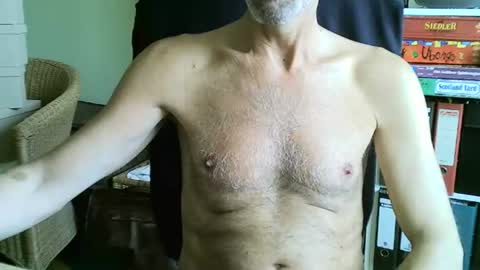 Snapshot of frisco69 chatting on August 1, 7:40 am frisco69 online show from August 1, 7:40 am