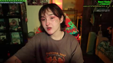 Snapshot of frogessjay chatting on February 12, 6:36 pm Jaywise Frogfoot online show from February 12, 6:36 pm