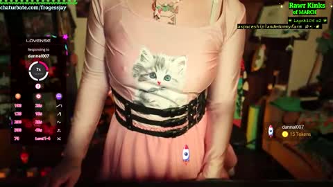 Snapshot of frogessjay chatting on March 6, 5:53 pm Jaywise Frogfoot online show from March 6, 5:53 pm