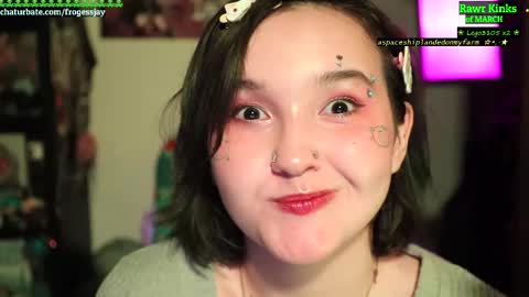 Snapshot of frogessjay chatting on March 14, 8:58 pm Jaywise Frogfoot online show from March 14, 8:58 pm