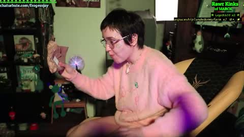 Snapshot of frogessjay chatting on March 25, 8:15 pm Jaywise Frogfoot online show from March 25, 8:15 pm