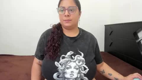 Snapshot of fromheaven_ chatting on February 18, 7:10 pm Lucy online show from February 18, 7:10 pm