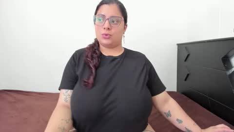 Snapshot of fromheaven_ chatting on February 20, 7:25 pm Lucy online show from February 20, 7:25 pm