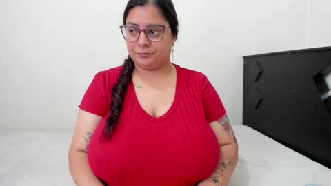 Snapshot of fromheaven_ chatting on February 27, 8:31 pm Lucy online show from February 27, 8:31 pm