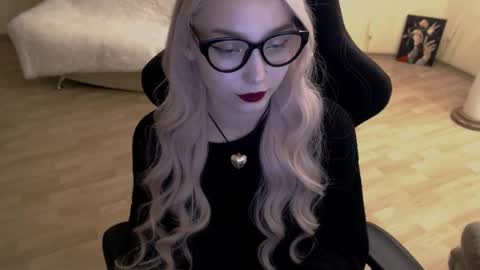 Lilith online show from October 2, 4:03 pm