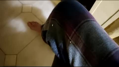 Snapshot of fronion chatting on January 29, 1:27 am Hornycouple1386 online show from January 29, 1:27 am