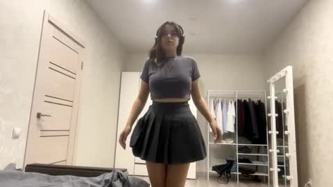 Emily online show from September 17, 3:46 pm