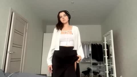 Emily online show from September 18, 2:08 pm